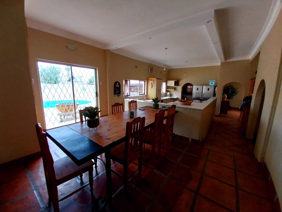 7 Bedroom Property for Sale in Levallia Western Cape